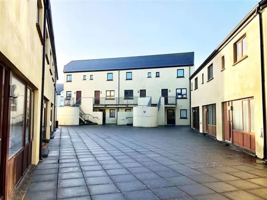 Village Centre Apartment Lahinch Ngoại thất bức ảnh